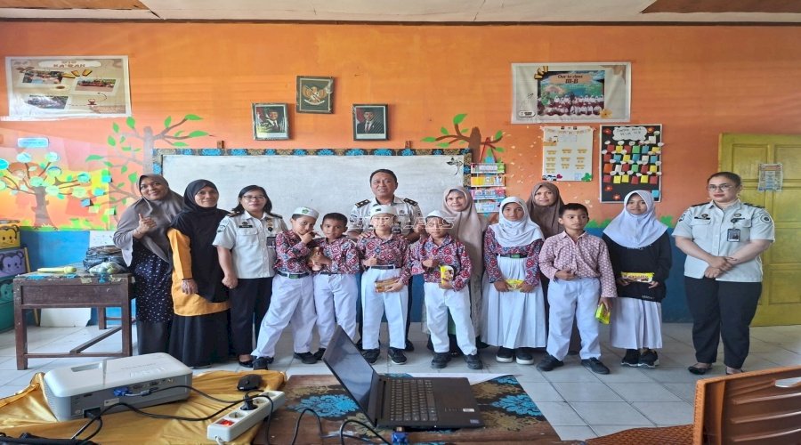 PK Bapas Ambon Edukasi Siswa MIS Cokroaminoto Soal Bahaya Perundungan