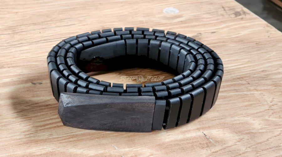 Lapas Tual Latih Warga Binaan Produksi Ikat Pinggang Kayu Eboni