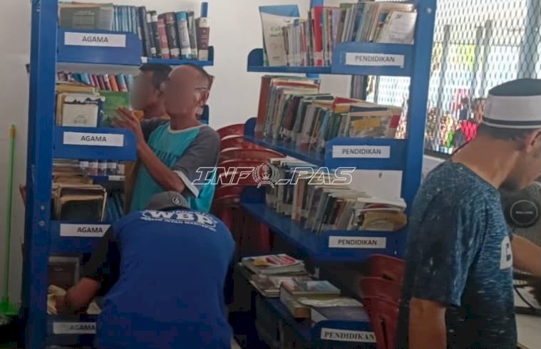 Tingkatkan Literasi, Warga Binaan Lapas Narkotika Karang Intan Antusias Manfaatkan Perpustakaan
