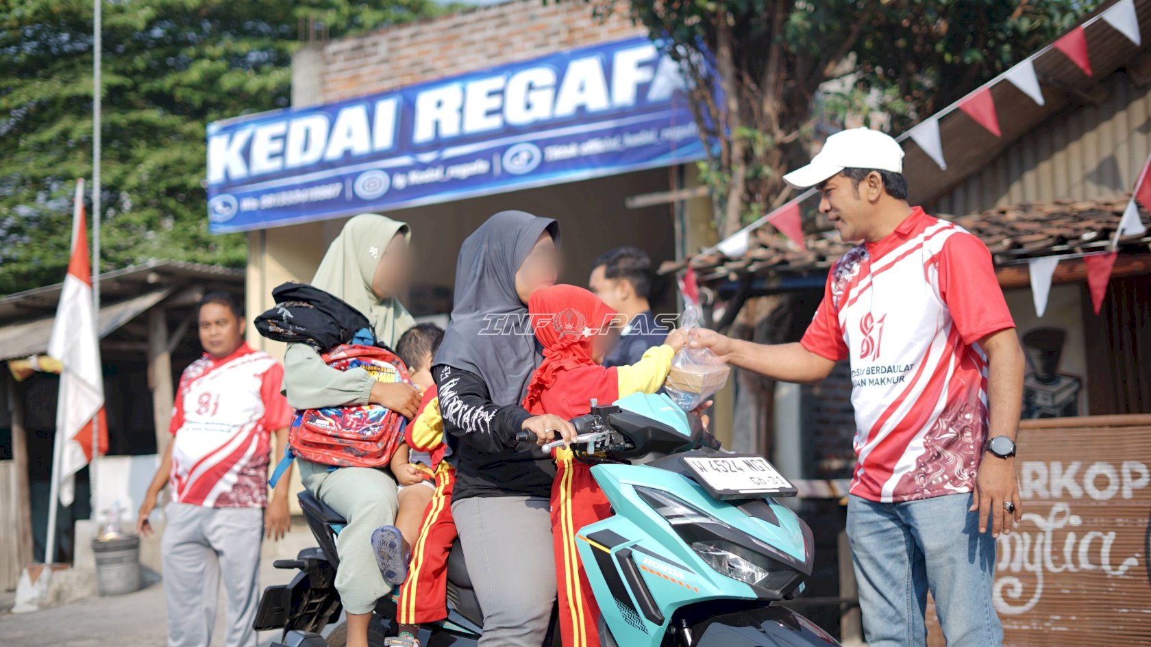 Lapas Surabaya Wujudkan Pemasyarakatan Bermanfaat lewat Jumat Berkah