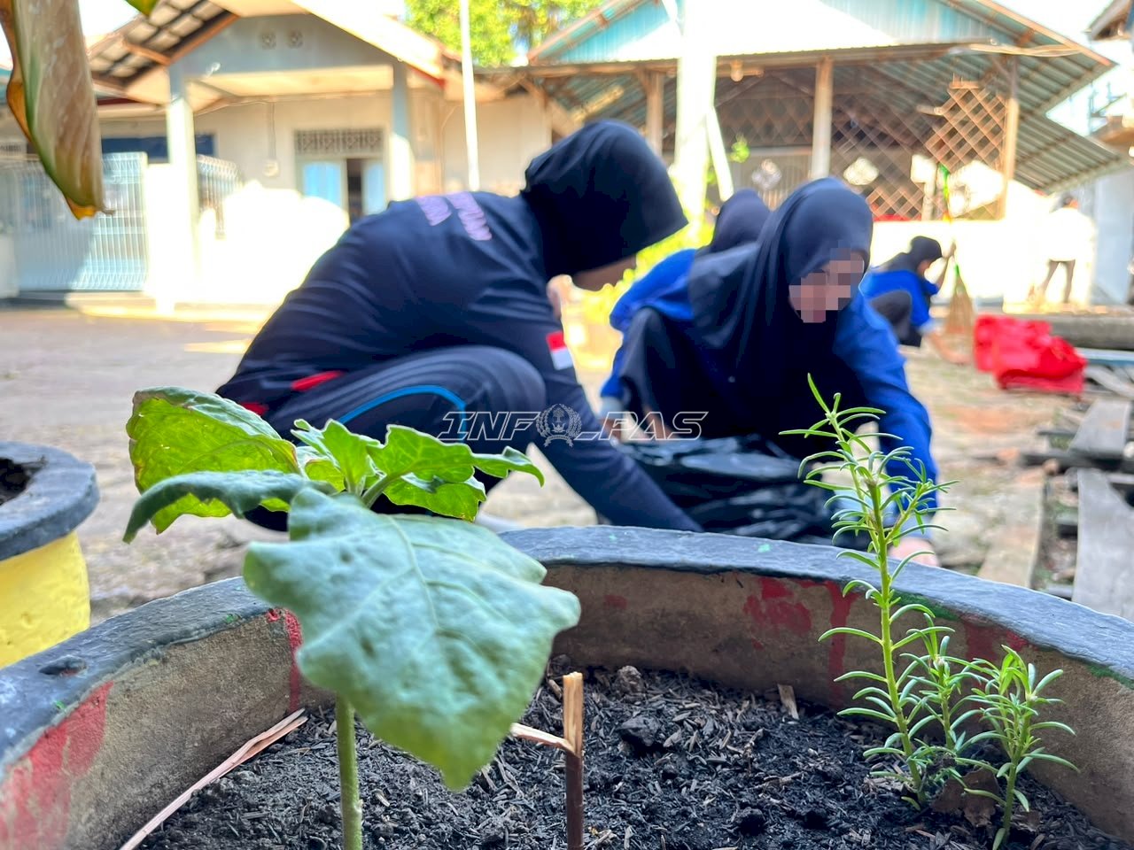 Semarak HUT RI, Lapas Perempuan Martapura Perkuat Kebersamaan Lewat Gotong Royong