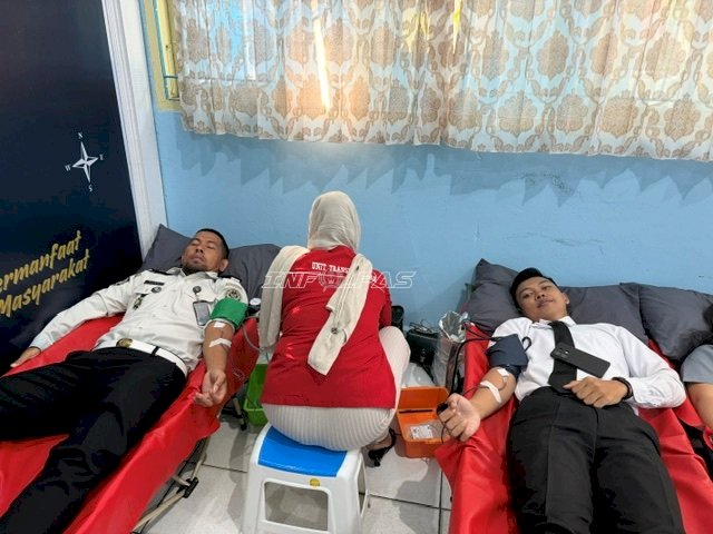 Merdeka dengan Berbagi, 14 Pegawai dan DWP LPKA Palu Donorkan Darah