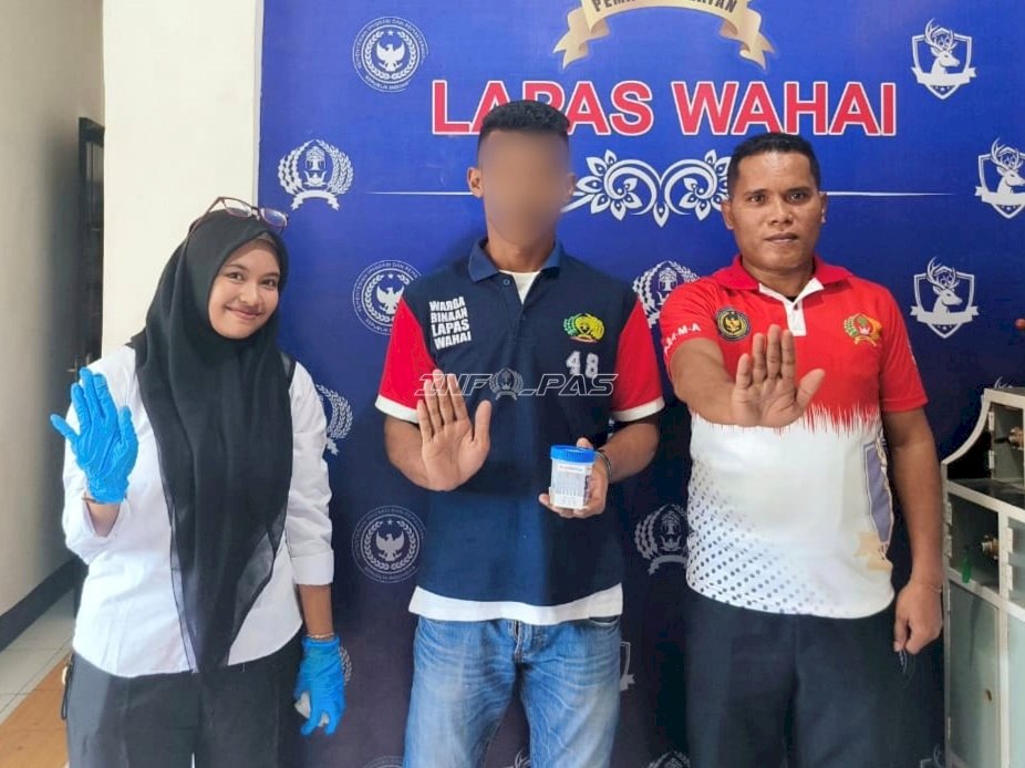 Komitmen Bersih Narkoba, Lapas Wahai Tes Urine Warga Binaan Jelang Bebas