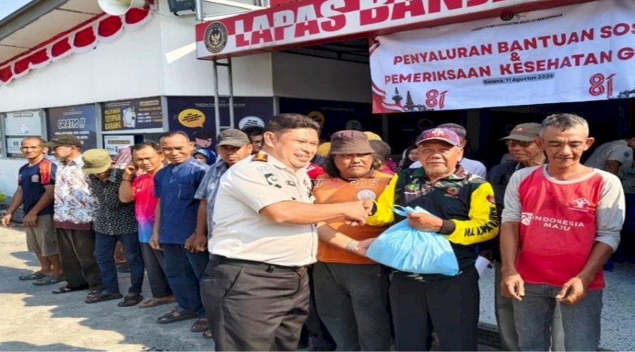 Semarak HUT Ke-81 RI, Lapas Banjarmasin Salurkan Bantuan Sosial dan Gelar Pemeriksaan Kesehatan Gratis