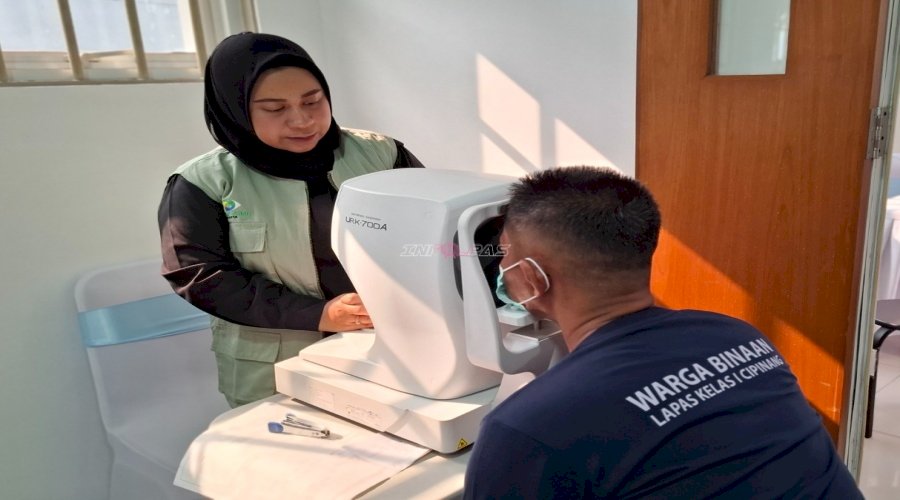 Puluhan Warga Binaan Lapas Kelas I Cipinang Ikuti Cek Kesehatan dan Pemeriksaan Katarak Gratis Kemenimipas