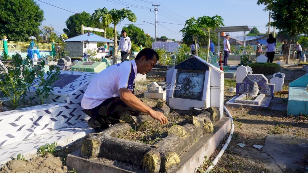 Sambut HUT Ke-81 RI, Kanwil Ditjenpas Sulteng Rawat Semangat Gotong Royong lewat Aksi Bersih Kemerdekaan
