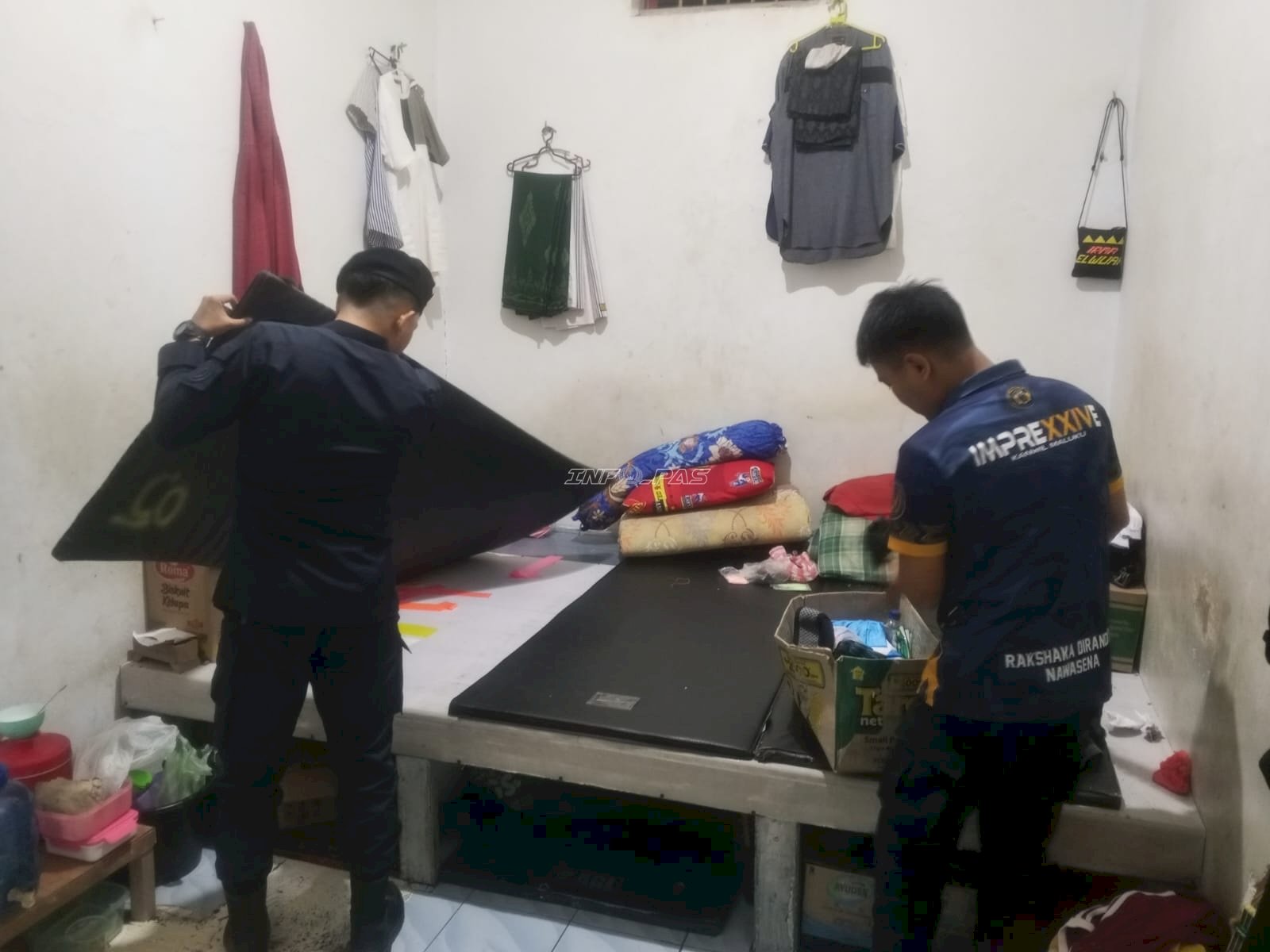Jaga Hunian Tetap Aman, Lapas Namlea Gelar Razia Malam