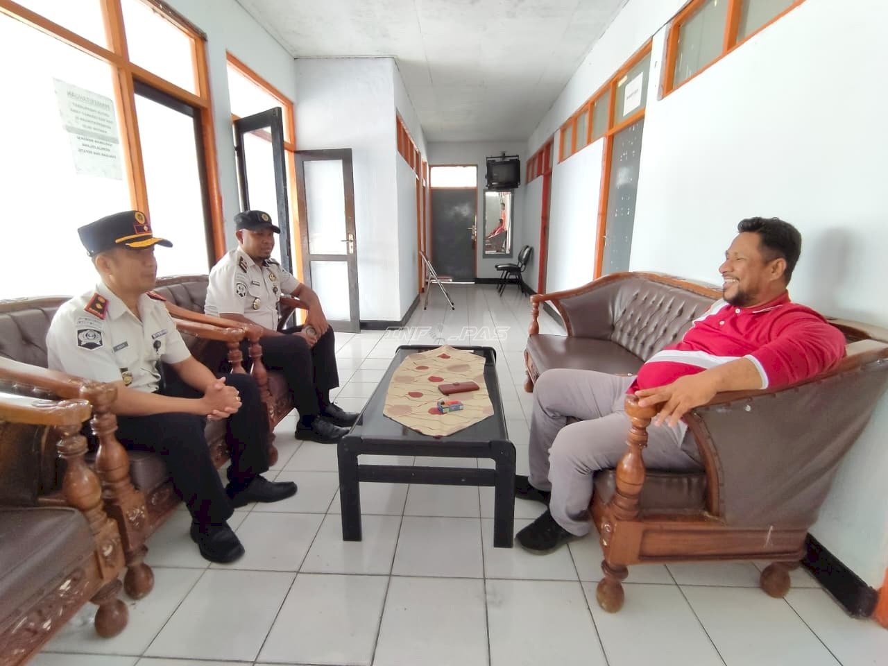 Penyerahan Remisi HUT RI, Lapas Geser Perkuat Sinergi dengan Kecamatan Seram Timur