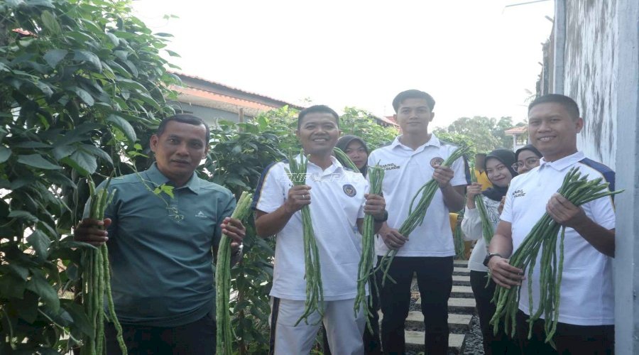 Rutan Marabahan Panen 31 Kg Kacang Panjang dan Terung, Bukti Sukses Pembinaan Warga Binaan
