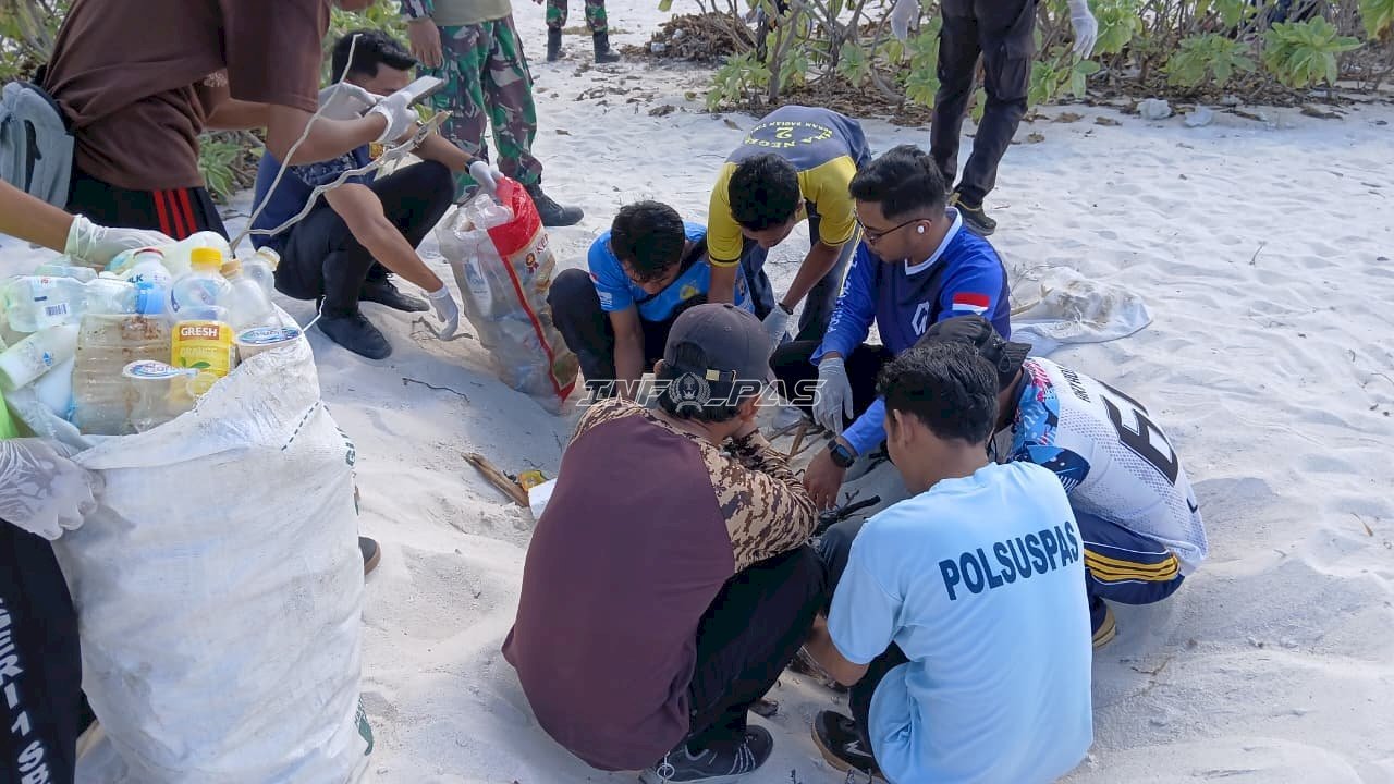 Lapas Geser Gandeng Stakeholder Seram Timur Gelar Aksi Bersih Pantai, Jaga Ekosistem dan Potensi Wisata Pesisir