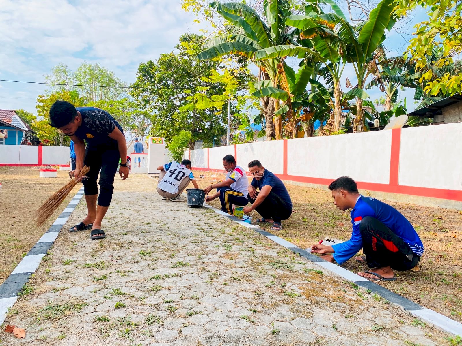 Jelang HUT ke-81 RI, Lapas Geser dan Pemda Bersihkan TMP Mayor Abdullah