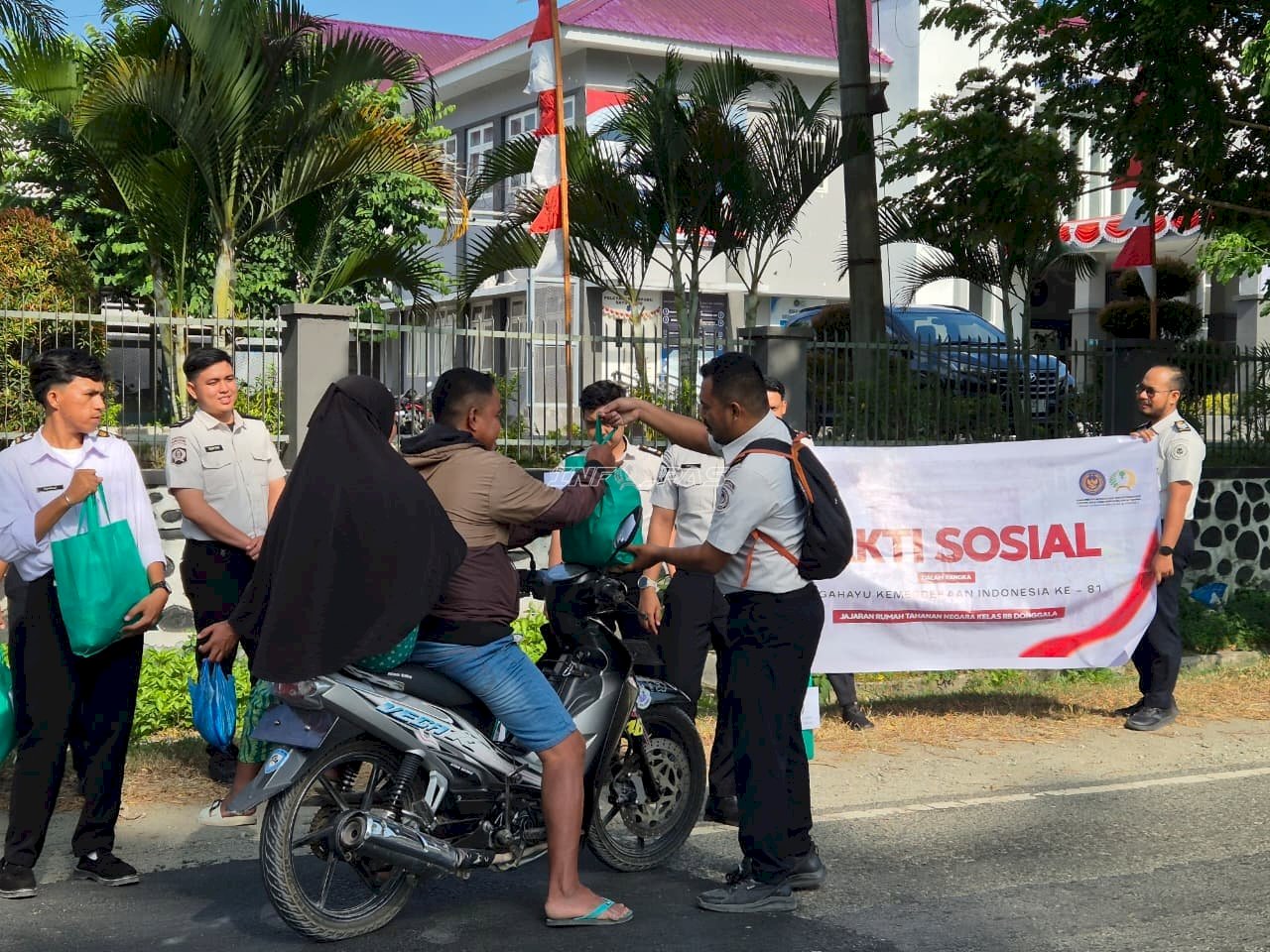 Sambut HUT Ke-81 RI, Rutan Donggala Salurkan Bansos untuk Warga Ganti