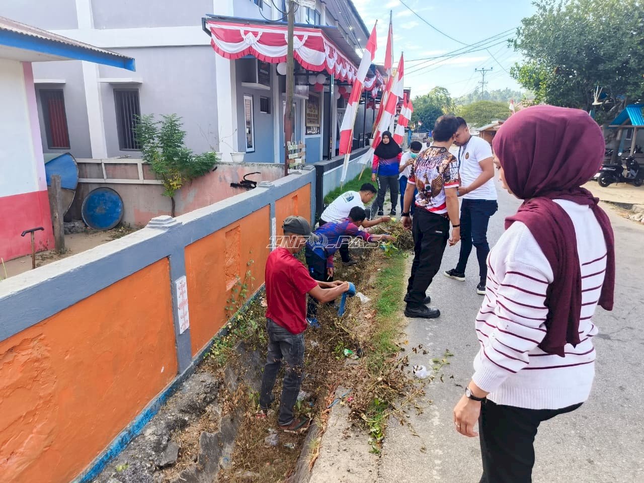 Aksi Kemerdekaan, Lapas Wahai bersama Warga Binaan Bersihkan Parit SDN 181 