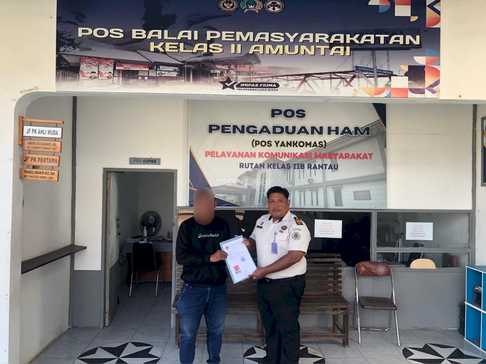 Serahkan Surat Pengakhiran Bimbingan, Bapas Amuntai Ingatkan Klien Jaga Perubahan Positif