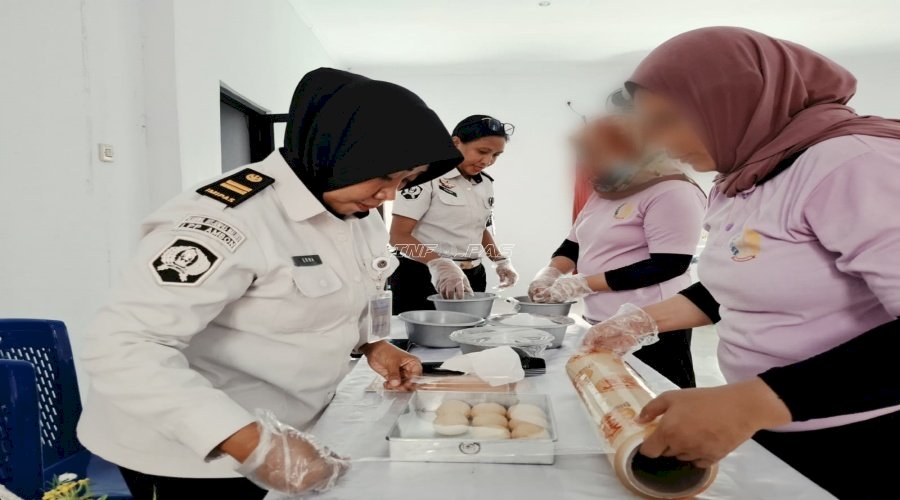 Asah Kreativitas dan Kemandirian, Warga Binaan Lapas Perempuan Ambon Ikuti Pelatihan Tata Boga