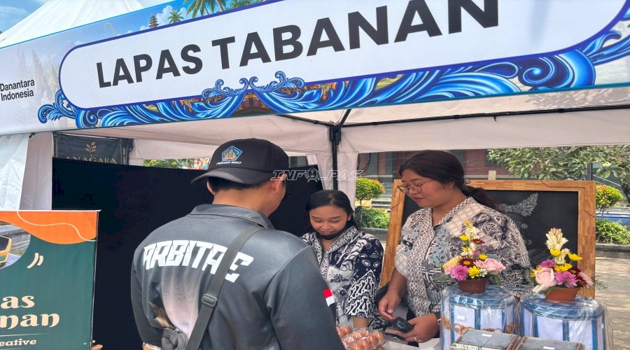 Karya Warga Binaan Lapas Tabanan Curi Perhatian di Bazar UMKM Jasindo