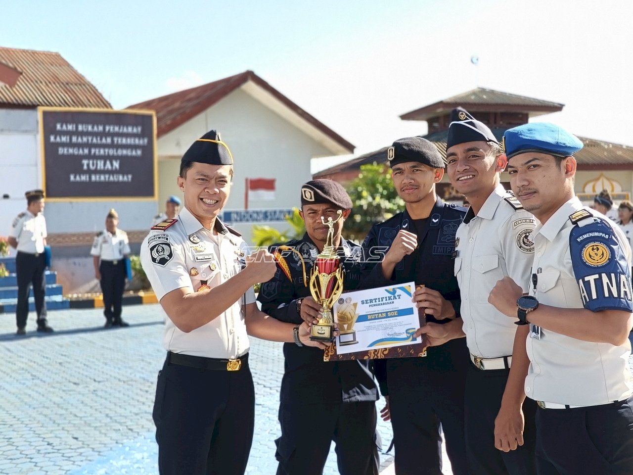 Apresiasi Dedikasi dan Prestasi, Rutan SoE Beri Penghargaan Pegawai