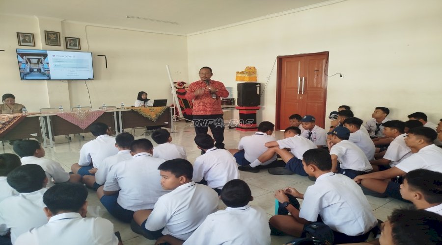 Bangun Kesadaran Hukum Sejak Dini, Bapas Denpasar Hadirkan “Bapas Mengajar” di SMPN 15 Denpasar