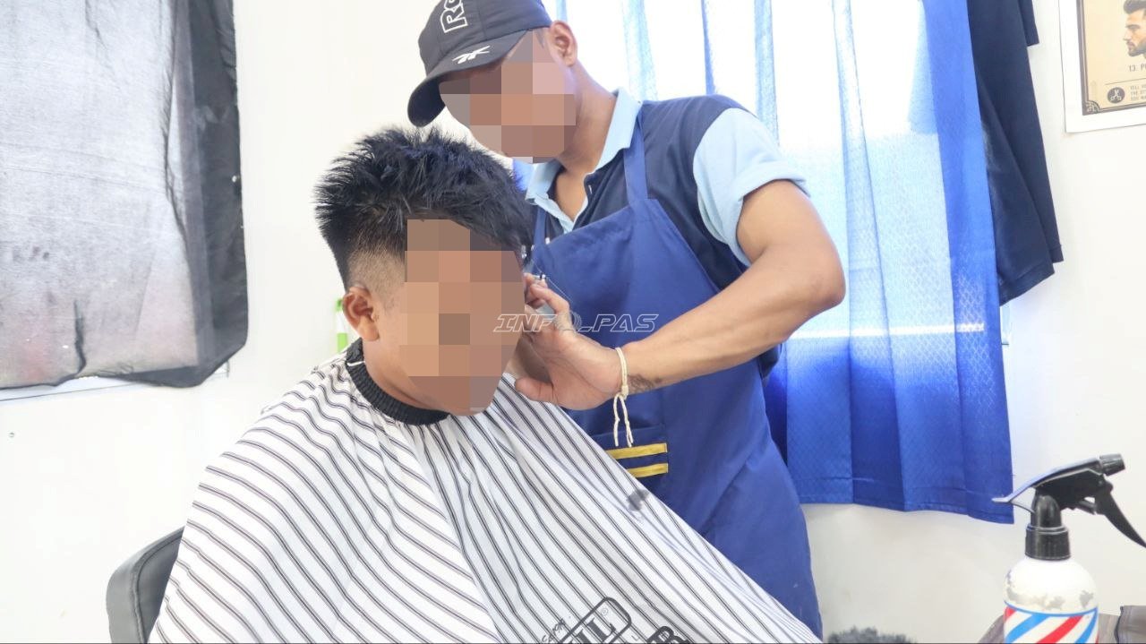 Mengasah Keahlian lewat Gunting, Barbershop Lapas Batulicin Dorong Kemandirian Warga Binaan