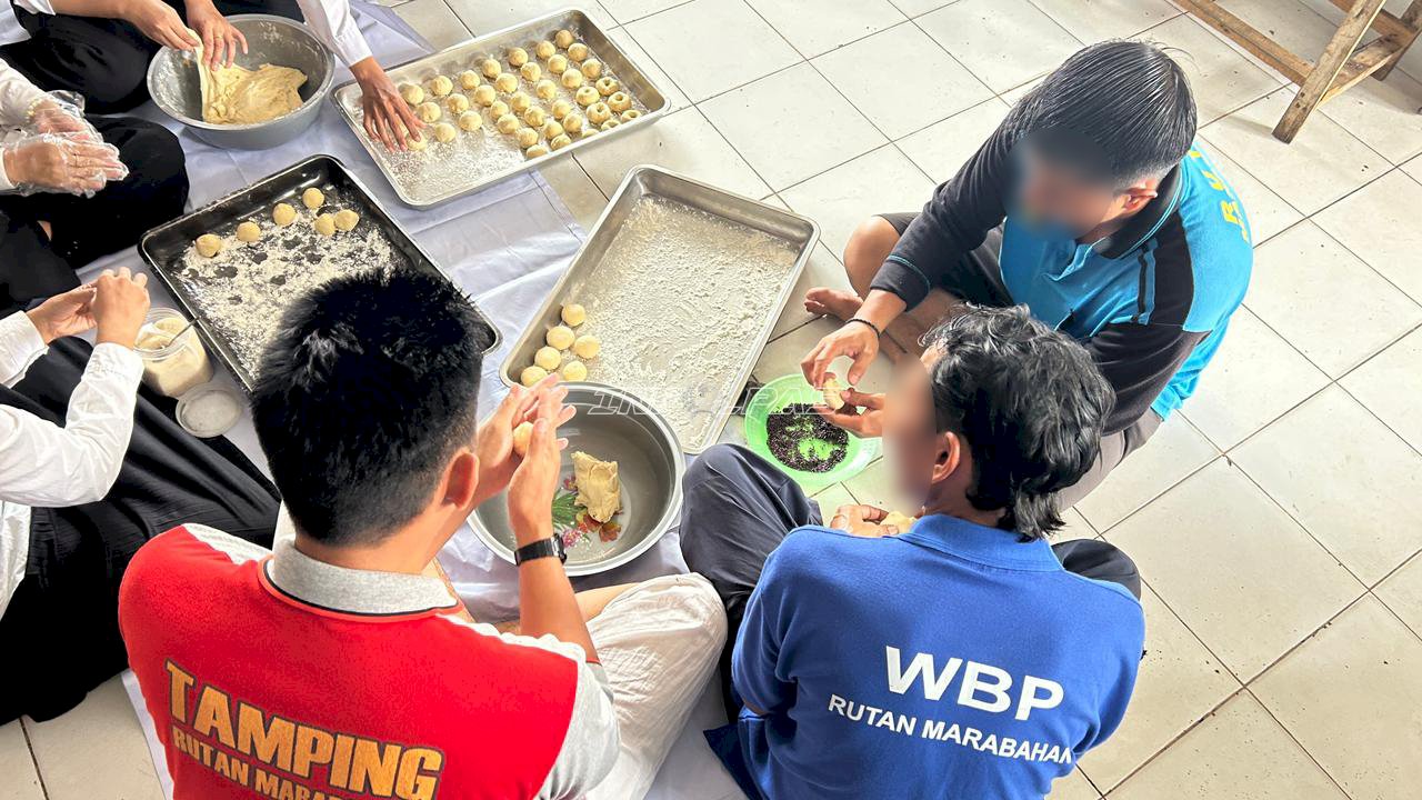 Rutan Marabahan Kembangkan Tata Boga melalui Pelatihan Pembuatan Donat