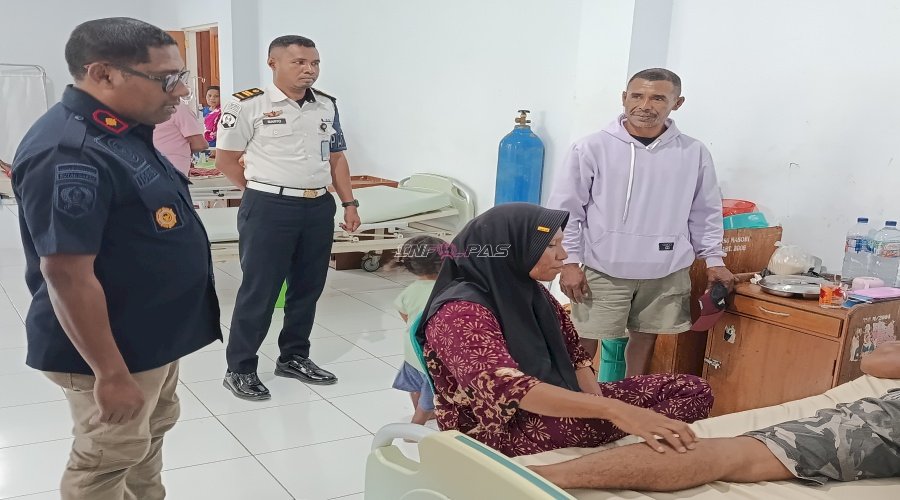 Rutan Masohi Pantau dan Pastikan Pengamanan Warga Binaan Dirawat di RSUD Masohi