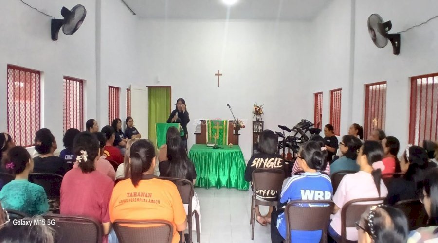 Lapas Perempuan Ambon Bina Kerohanian Warga Binaan melalui Ibadah Bersama Tim Mission Prison