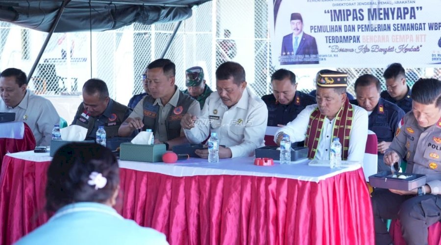 Di Tenda Pascabencana, Dirjenpas Makan Bersama Warga Binaan Rutan Ruteng