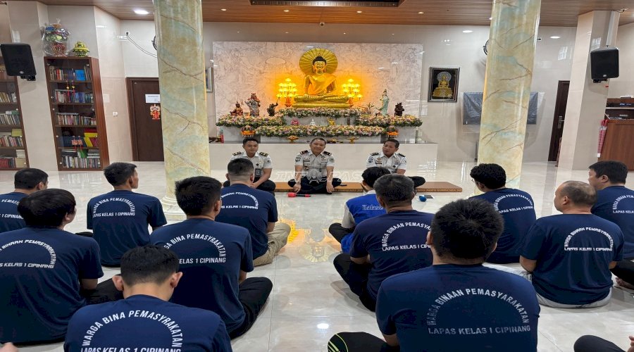 Perkuat Pembinaan Kepribadian, Kalapas Kelas I Cipinang Ajak Umat Buddha Jaga Tata Tertib dan Kehormatan Vihara