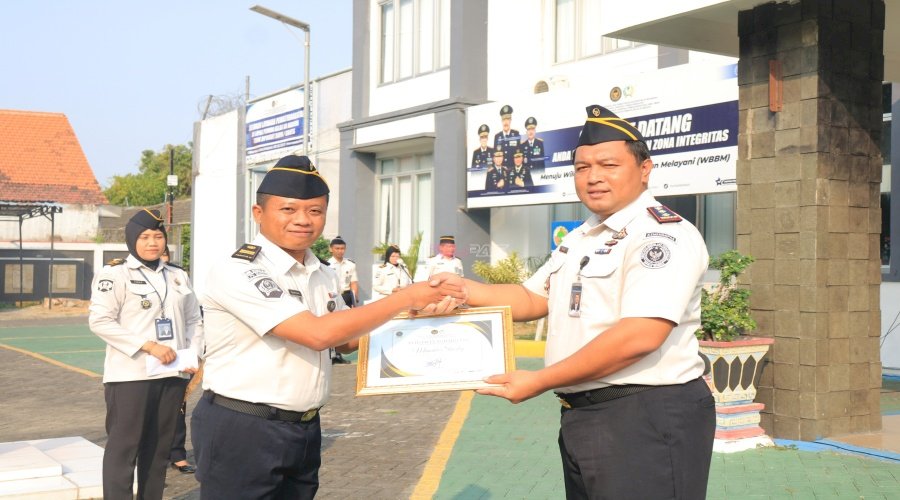 Apresiasi Kinerja, Lapas Pemuda Madiun Berikan Penghargaan Petugas Teladan Agustus 2026