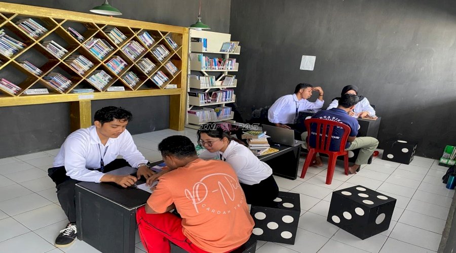 Perkuat Literasi, Rutan Masohi dan Peserta Magang Dampingi Warga Binaan Belajar Calistung