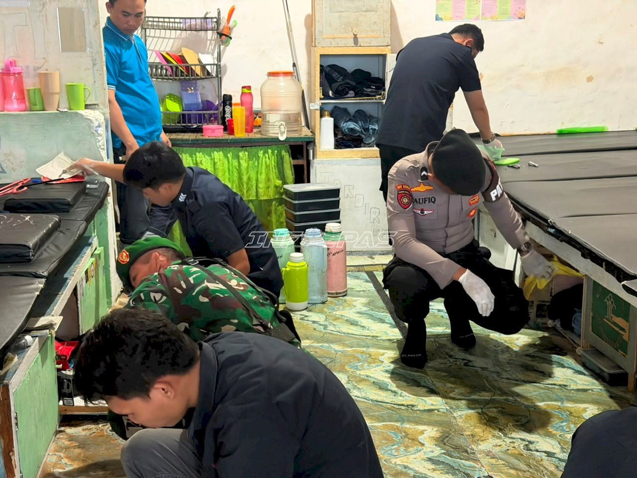 Deteksi Dini Gangguan Kamtib, Rutan Majene Gelar Penggeledahan dan Tes Urine bersama TNI-Polri