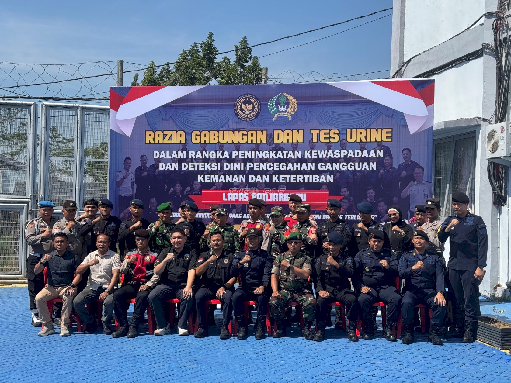 Berantas Halinar, Lapas Banjarbaru Gelar Razia dan Tes Urine bersama APH