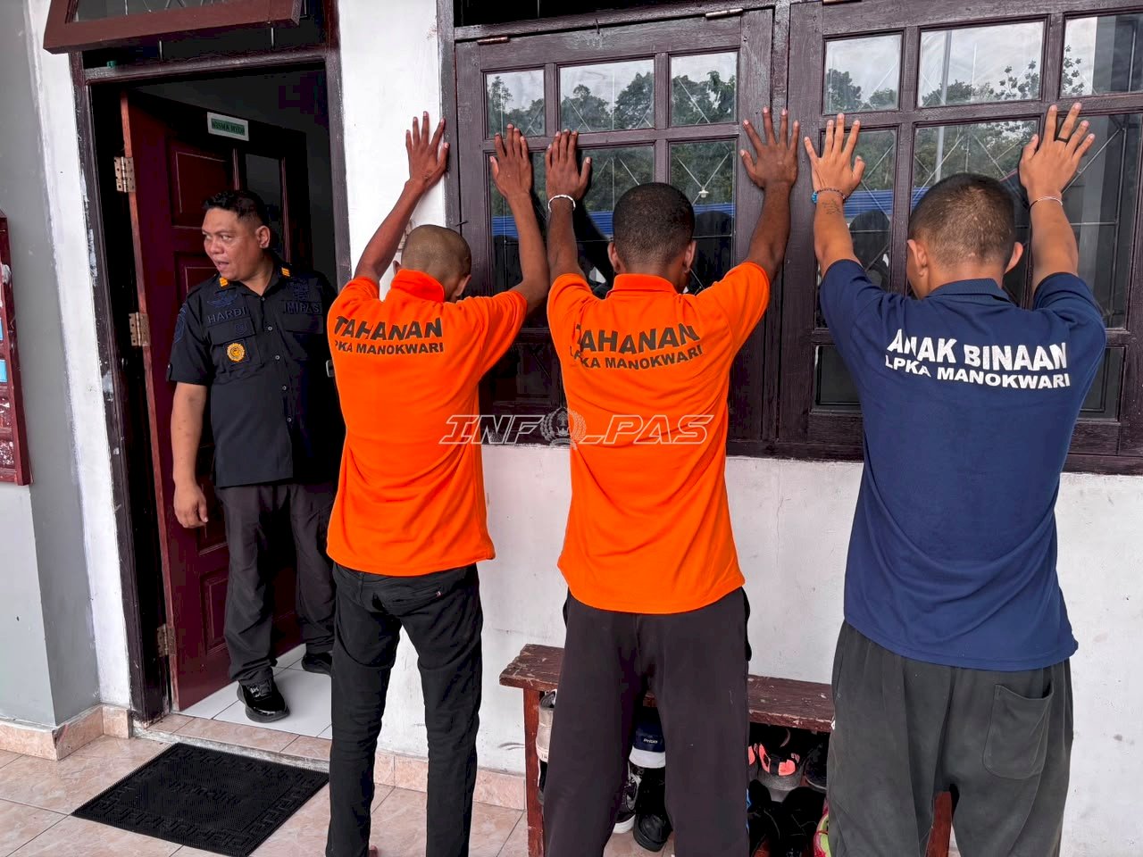 Kanwil Ditjenpas Papua Barat Gelar Razia Gabungan dan Tes Urine di LPKA Manokwari