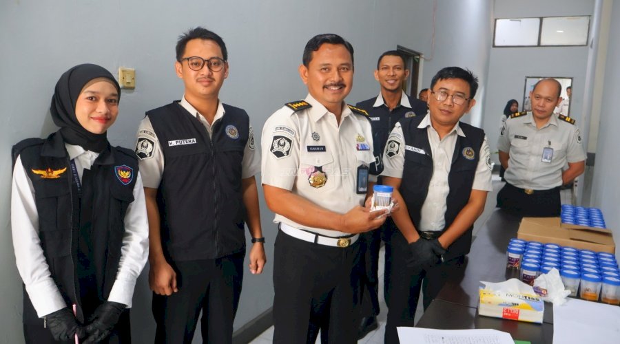 Sebanyak 51 Petugas Kanwil Ditjenpas Kalsel Dites Urine, Perkuat Deteksi Dini dan Integritas ASN