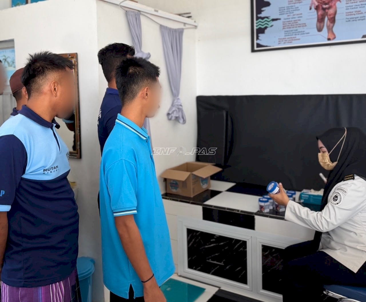 Rutan Sinjai Perkuat Pengawasan melalui Razia Gabungan dan Tes Urine