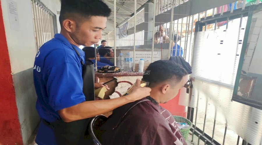 Rutan Rantau Bekali Warga Binaan dengan Keterampilan Potong Rambut, Persiapan Kembali ke Masyarakat