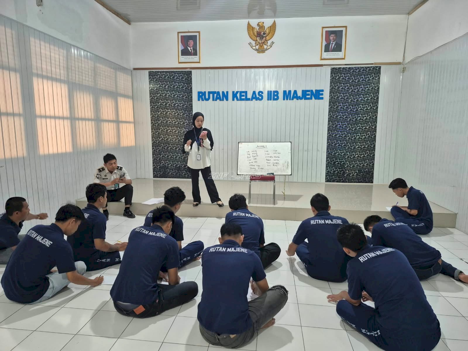 Perkuat Pembinaan Pendidikan, Rutan Majene Gelar Kelas Bahasa Inggris bagi Warga Binaan