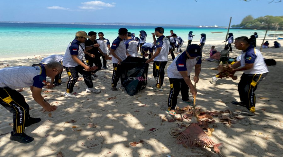 Lapas Baubau Gelar Bakti Sosial, Bersihkan Kawasan Pantai Nirwana