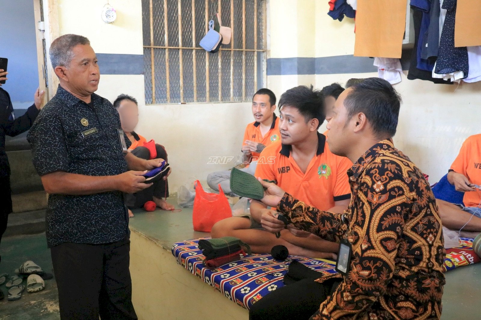 Kontrol Keliling, Lapas Pemuda Madiun Pastikan Keamanan dan Kedisiplinan Warga Binaan