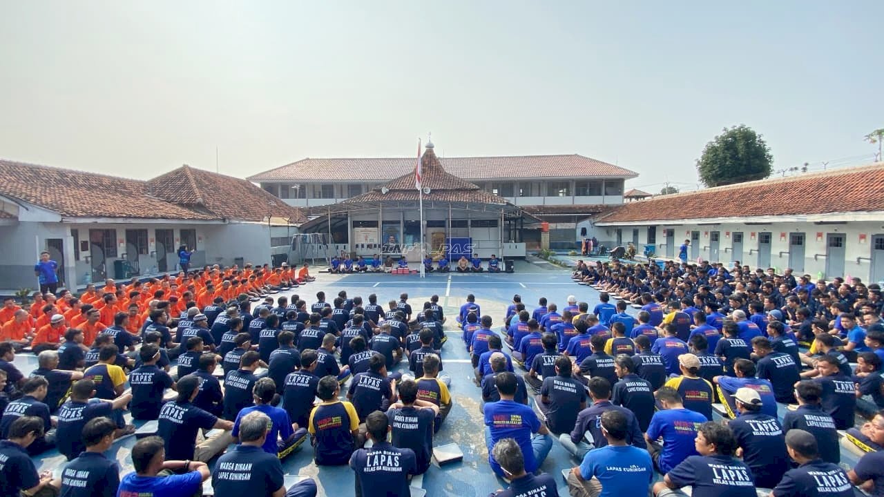 Sarapan bersama Warga Binaan, Kalapas Kuningan Sampaikan Arahan Keamanan dan Pelayanan