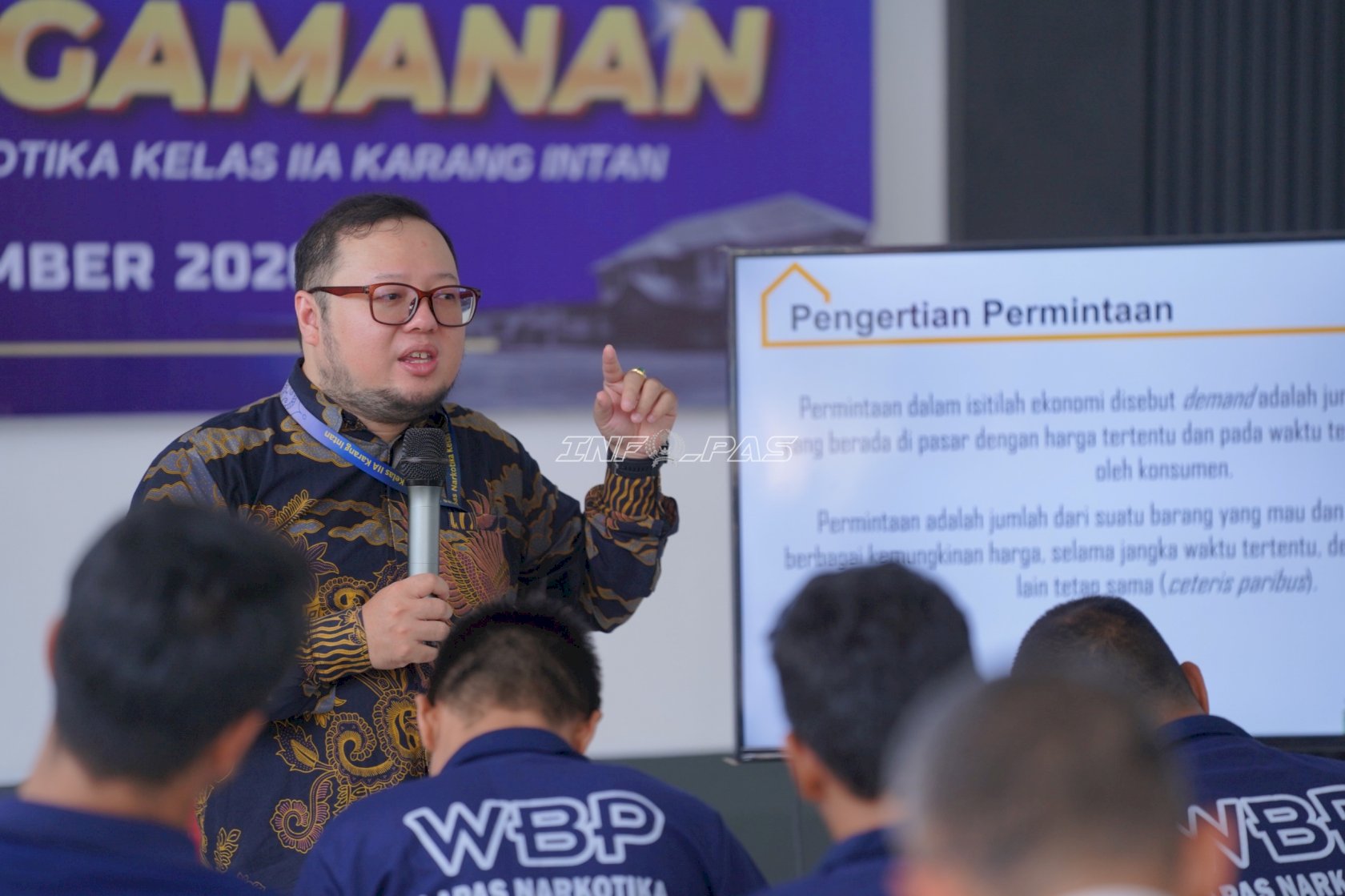 Perkuliahan S2, Petugas dan Warga Binaan Lapas Narkotika Karang Intan Dalami Ekonomi Manajerial