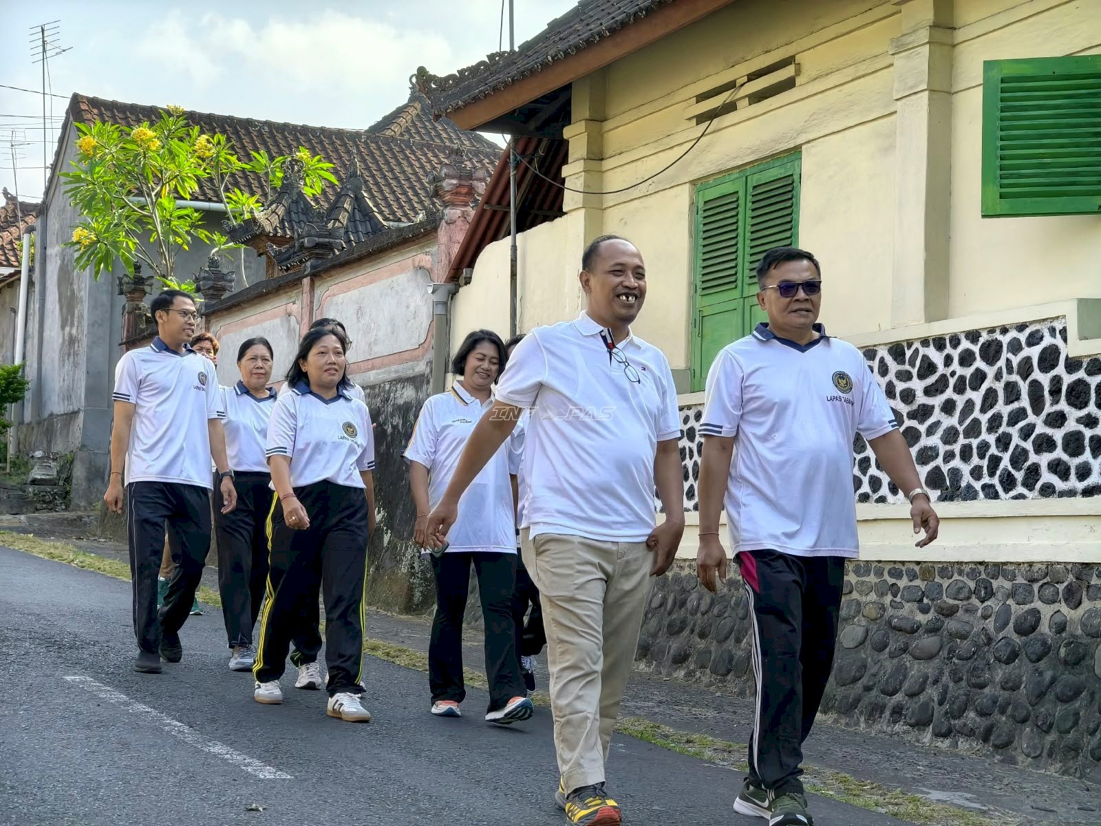 Jalan Sehat Bersama, Jajaran Lapas Tabanan Segarkan Pikiran di Tengah Rutinitas