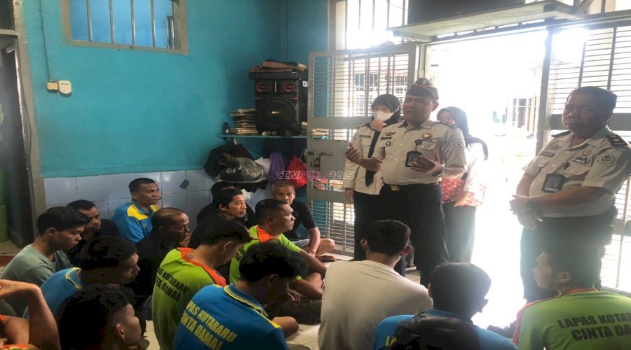 Pantau Langsung Kondisi Blok B, Lapas Kotabaru Perkuat Keamanan dan Kepedulian kepada Warga Binaan