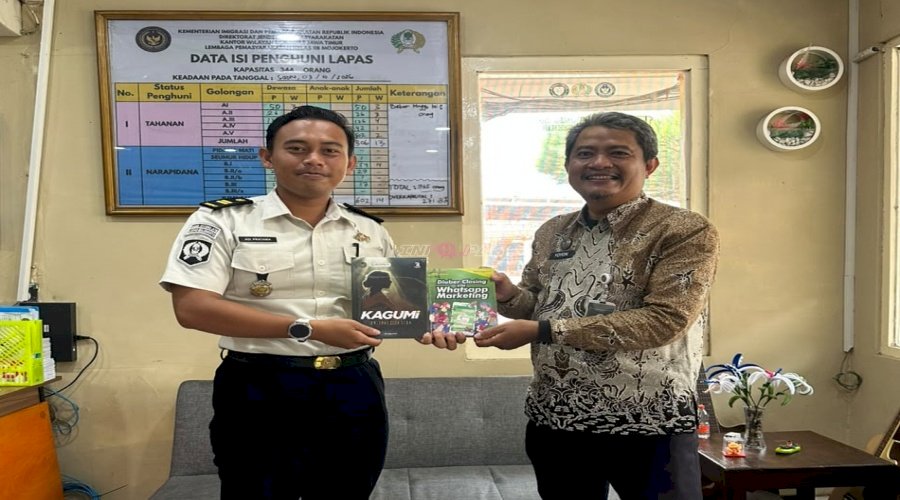 Jendela Ilmu, Lapas Mojokerto Terima Buku Karya Klien Bapas Surabaya
