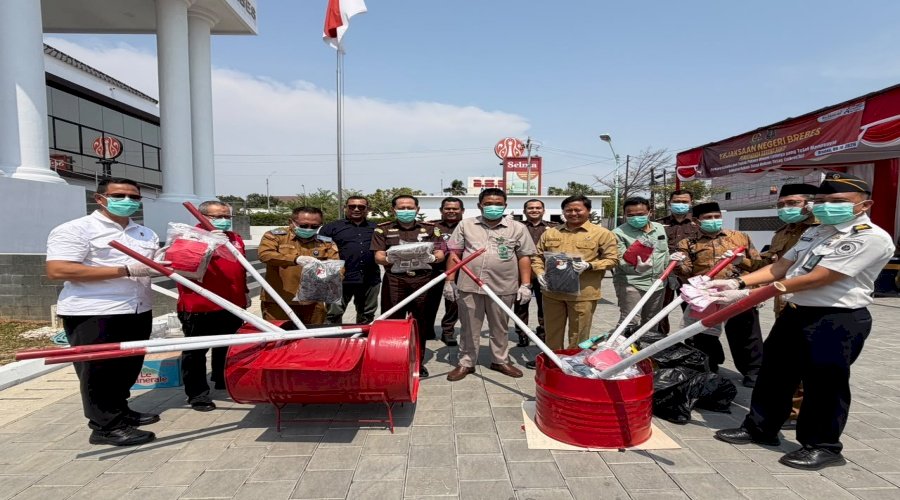 Kolaborasi Jaga Integritas Penegakan Hukum, Lapas Brebes Dukung Pemusnahan Barang Bukti di Kejari Brebes