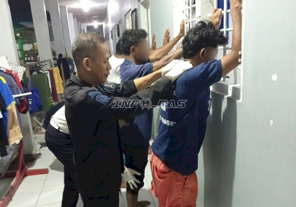 Jaga Kondusivitas, Rutan Masohi Gelar Razia Insidentil di Blok Hunian