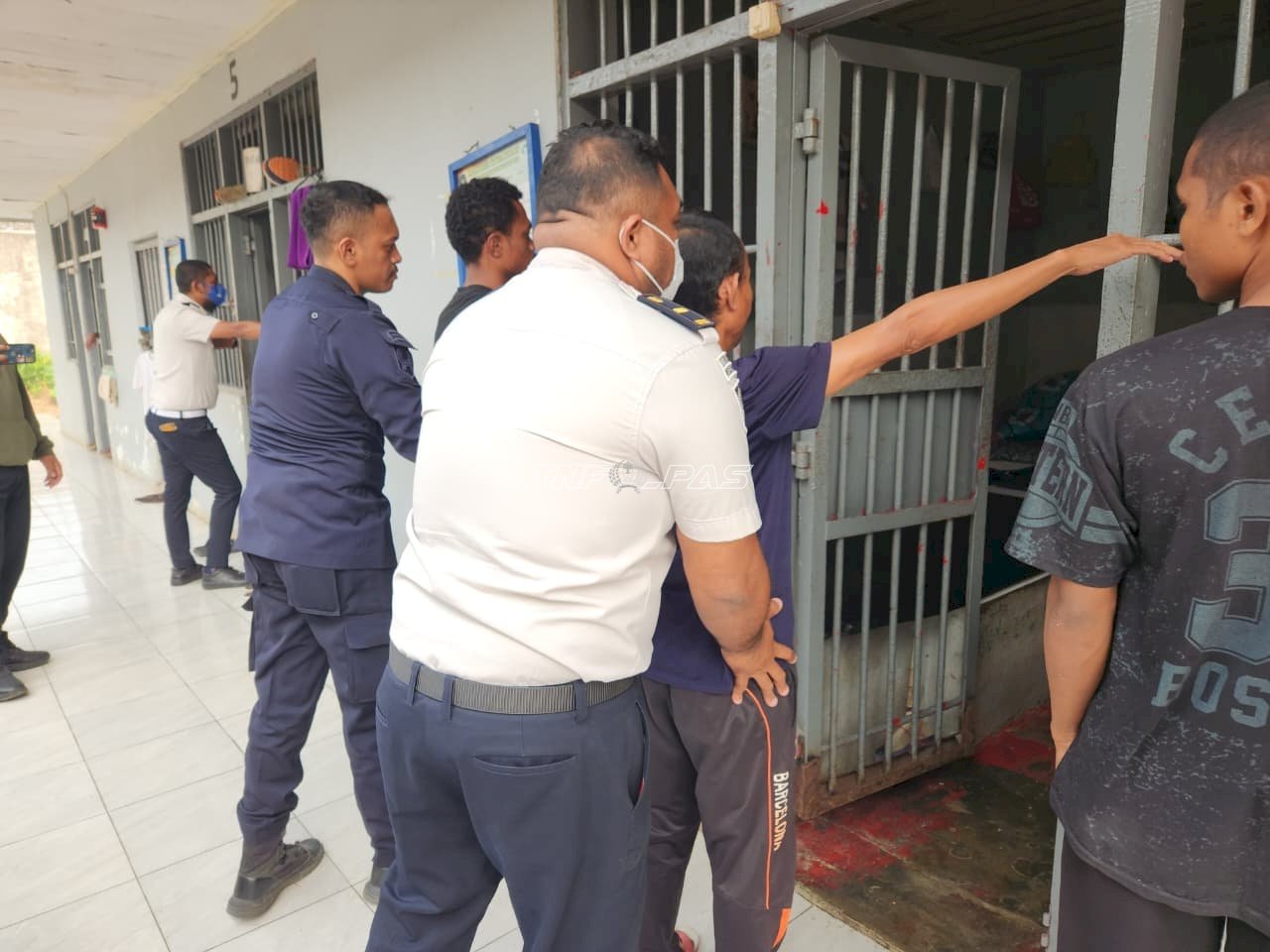 Cegah Gangguan Kamtib, Lapas Tual Gelar Penggeledahan Blok Hunian