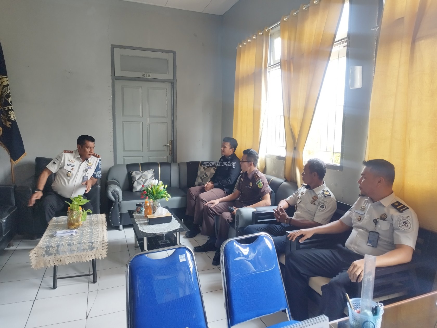 Perkuat Koordinasi Pelayanan Tahanan, Kalapas Namlea Terima Kunjungan Kasi Pidum Kejari Buru