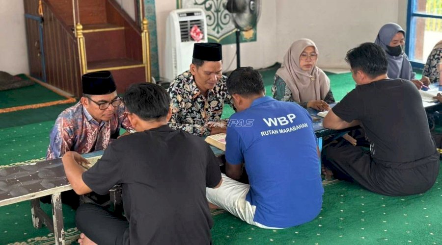 Warga Binaan Rutan Marabahan Tingkatkan Kemampuan Mengaji bersama Kemenag Kab. Batola