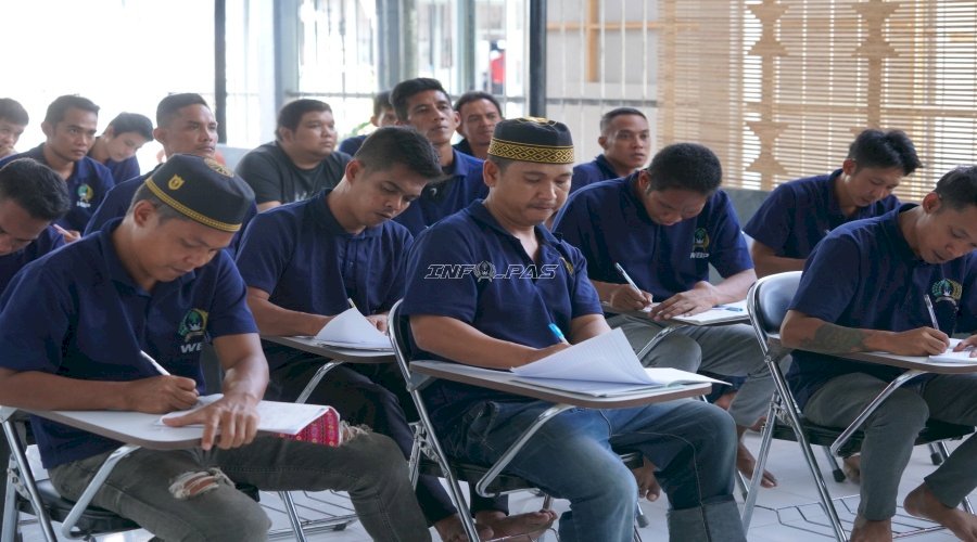 Pelajaran PKn Bekali Warga Binaan Lapas Narkotika Karang Intan dengan Pemahaman Norma Kehidupan